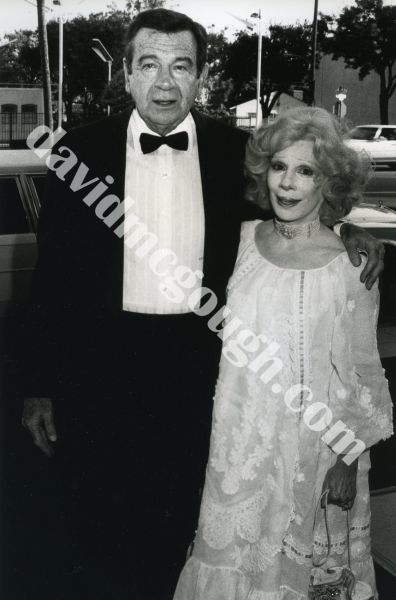 Walter Matthau and wife Carol 1983, LA.jpg